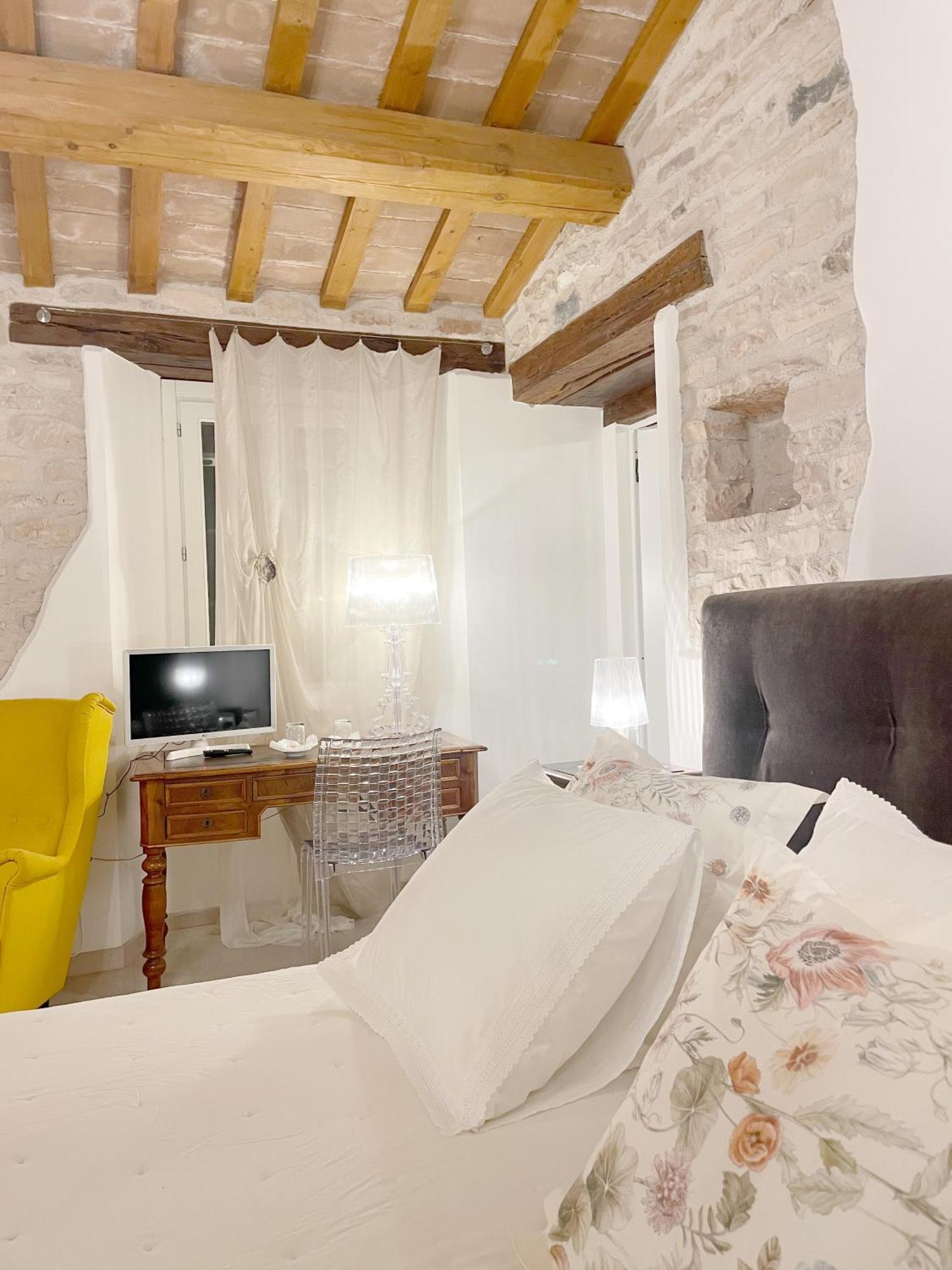 Вилла Agriturismo "Le Cannelle" Spa & Day Wellness Фоссомброне Экстерьер фото